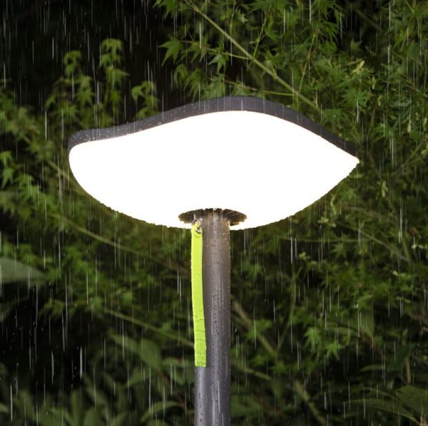 ⁦עמודון סולארי POPPY LUTEC 8W IP54 אור חם+רמקול⁩ – תמונה ⁦3⁩